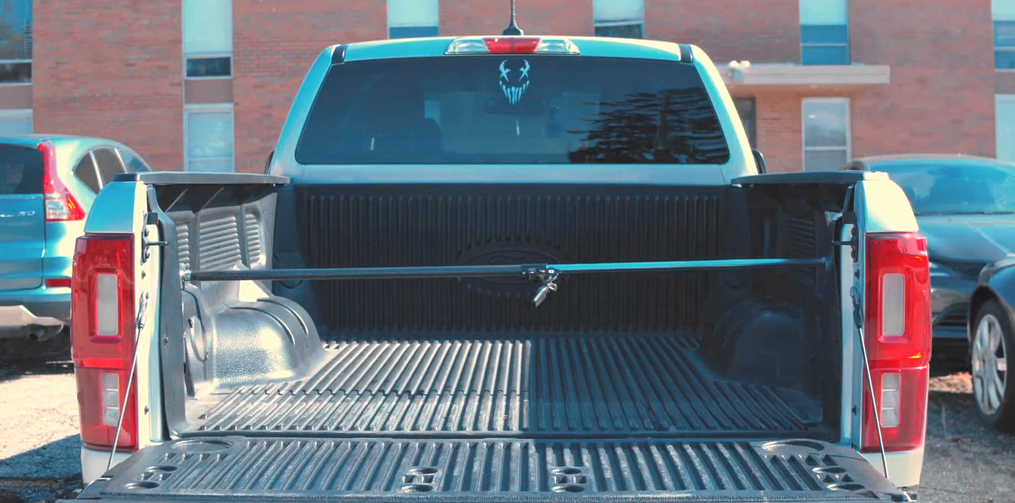 5 Types of Cargo Bars & Load Locks for Trucks